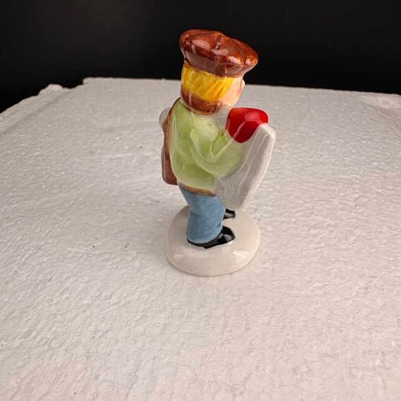 Department 56 Snow Village Girl & Apples, 2 Newsboys, Dog with House - 4 pieces - Picture 8 of 16